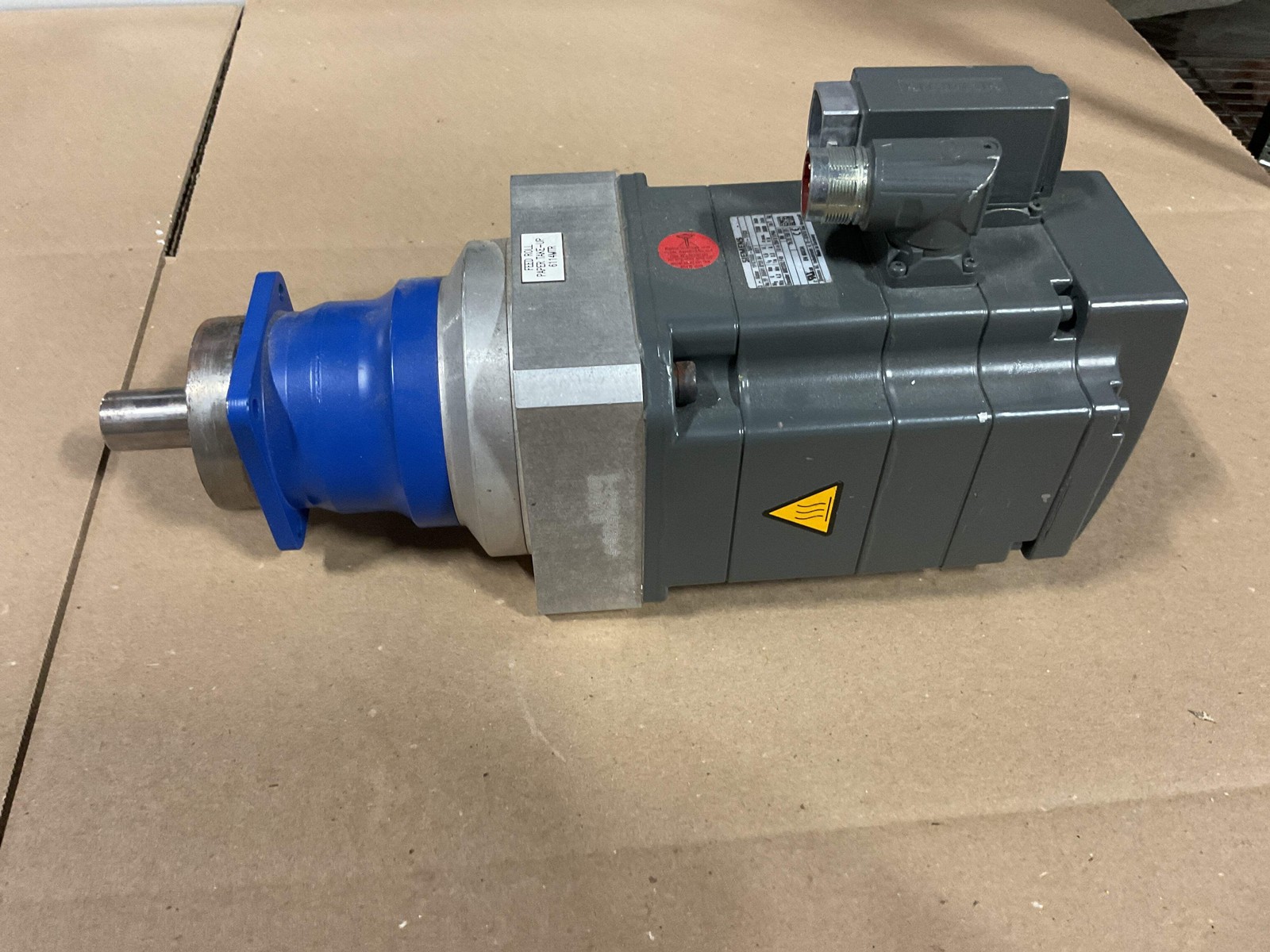 SIEMENS SERVO MOTOR 1FK706-05AF71-1FG3 - NOS