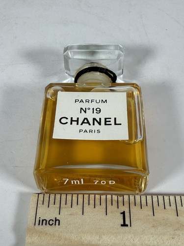 Vintage Chanel No. 19 Parfum 7ml 0,24oz versiegelter Flakon mit Box Made in France