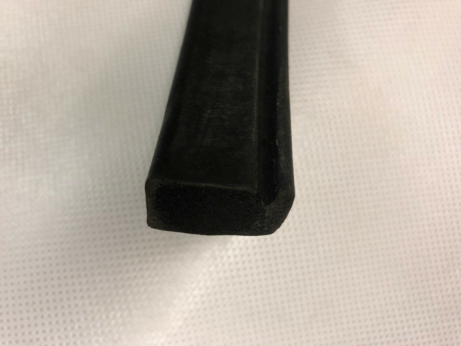 Allmakes Land Rover Def & Series 2,3 Body Seal Hardtop Side Body Rubber 333487x2