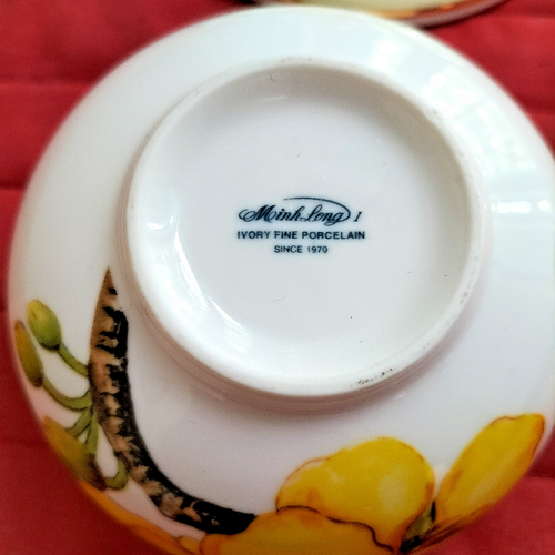 Lovely Minh Long Bowl with Lid - Picture 6 of 9