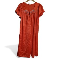 Vintage 70s Vanity Fair Floral Embroidered Button Up Front Midi Night Gown