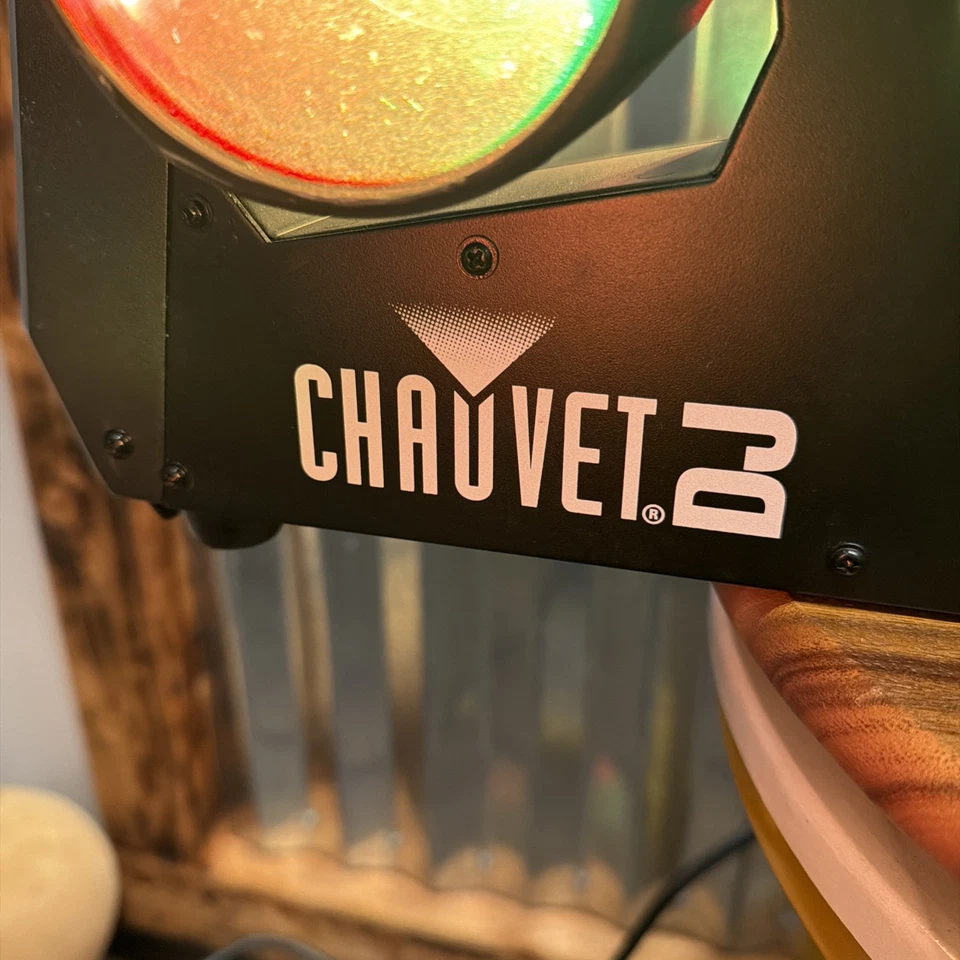 Cabezal móvil Chauvet DJ Intimidator Wave IRC 5 lentes efecto de iluminación RGBW Foto 2 de 4