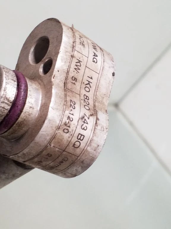 Manguera de tubo de aire acondicionado Volkswagen Golf VI 2011 1K0820743BQ gasolina 90kW Foto 4 de 4