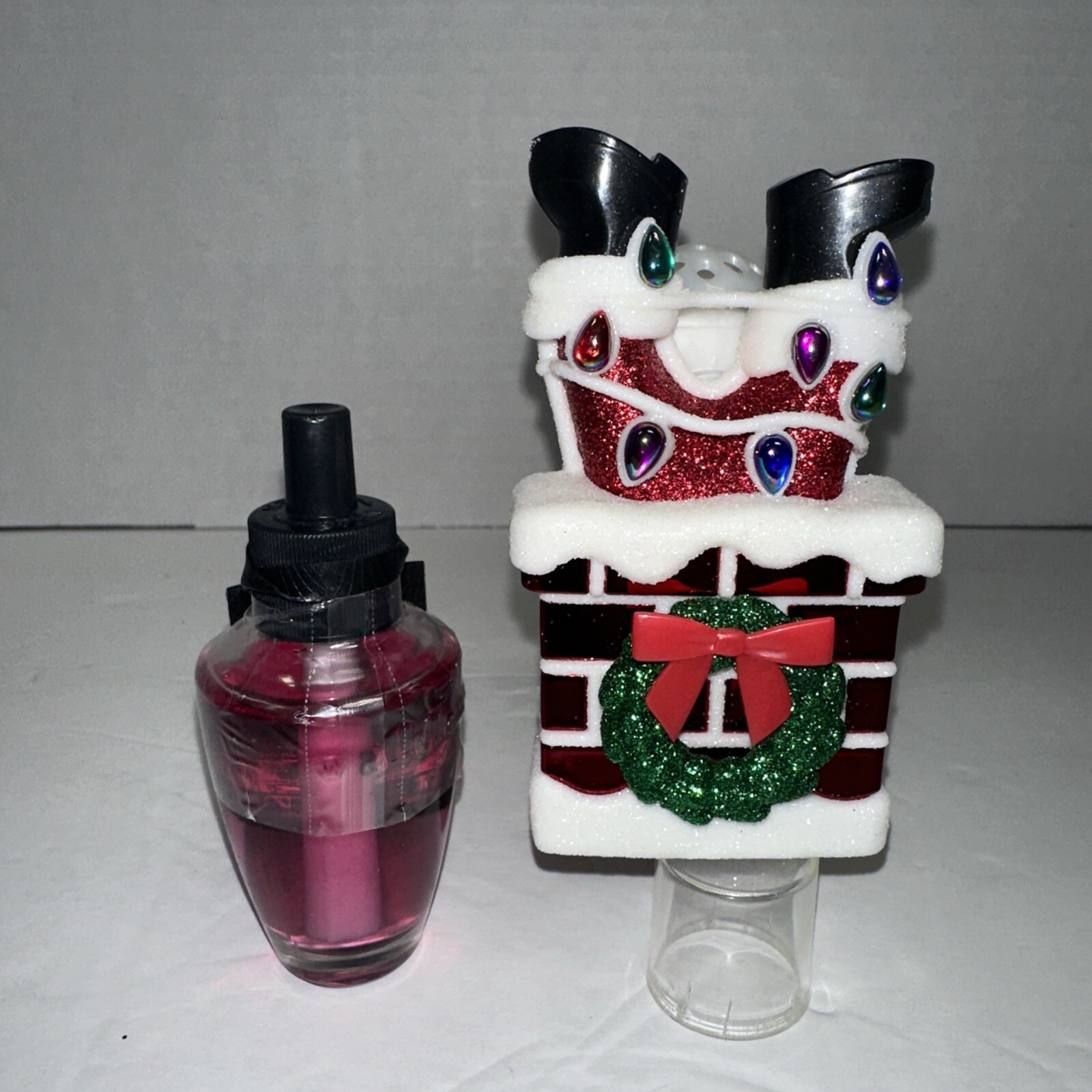 NEW Bath & Body Works Christmas Santa In The Chimney Wallflower Plug + Fragrance-image