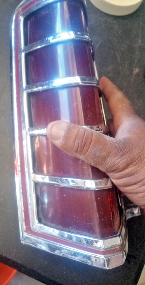 Conjunto de luz trasera Lincoln Mark V 1977-79 OEM - LH LOC-143DG Foto 3 de 4