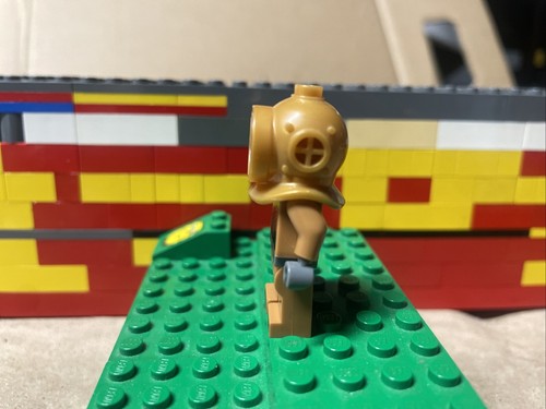 LEGO Diver Minifigure CMF Series 8 Collectible Col118 Retired Great Condition! - Picture 4 of 5