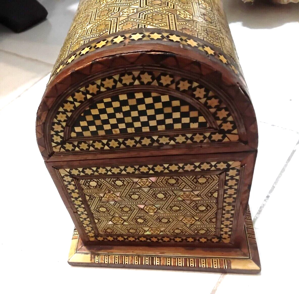 Antiguo joyero de mosaico de madera sirio de Oriente Medio con estrella de David Foto 3 de 4