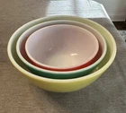 VTG Pyrex Primary Colors Mixing Bowls Set of 3 Yellow 404, Green 403, Red 402