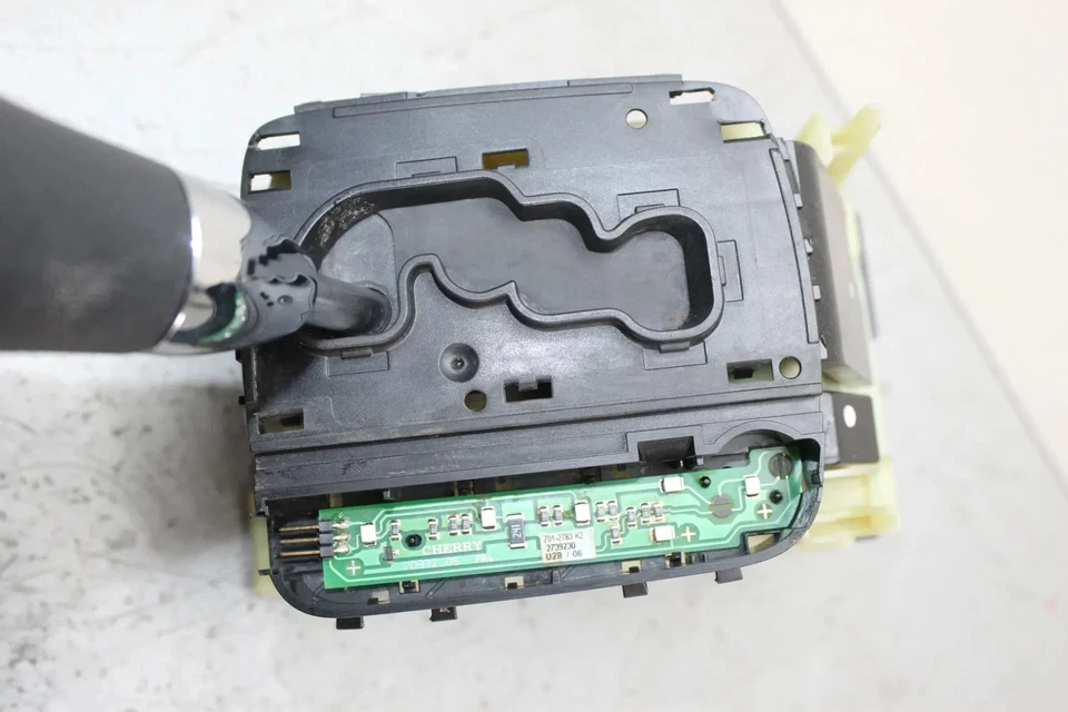 Schaltkulisse Wählhebel Automatik A1693701009 Mercedes B-Klasse W 245 B200 Bj.08 - Bild 4 von 4