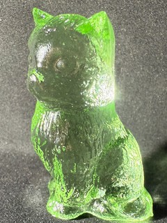 Green Vaseline glass Miss Cotton cat kitty kitten animal uranium glows figurine