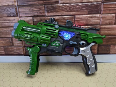 L.M.II Lazer Green Blaster Laser Tag Gun Powered by Silverlit 2012 See Video