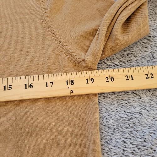 Uniqlo Womens Cardigan Medium Tan Sweater 100% Wool Knit Button Office 159843 - Picture 10 of 11