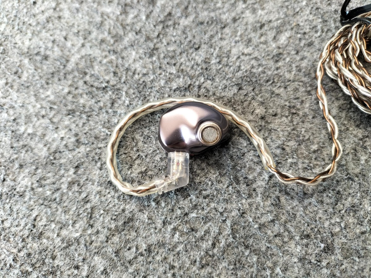 Cayin YB04 Silver In-ear monitor with BA4 In Ear Earphone Japan