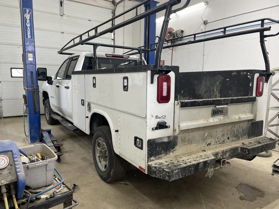 Used Fuse Box Engine fits: 2020 Chevrolet Silverado 2500 pickup ID 84594609 Grad - Image 2 of 4