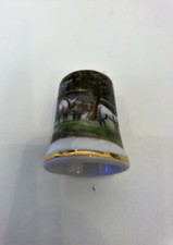 Porzellan Fingerhut mit Goldrand Bauernhof 30mm