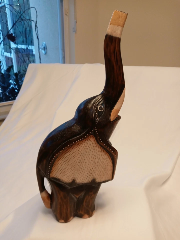Figura de madera tallada a mano pintada trompa de elefante decoración Bali 16" de alto Foto 2 de 4