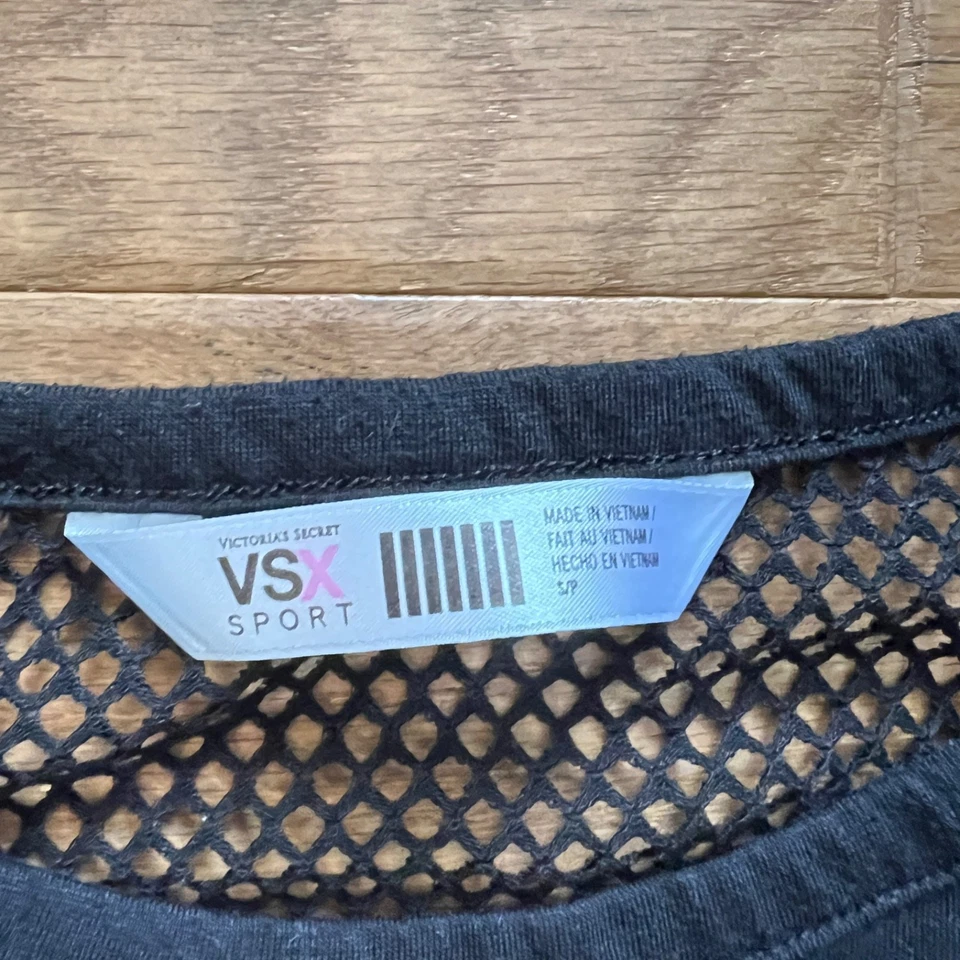 Camiseta sin mangas VSX Sport Victoria's Secret talla S negra blanca a rayas malla corta Foto 3 de 4