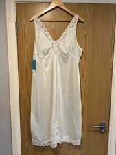 Stunning Ivory Silky Feel Petticoat Negligee New with Tags Size 24
