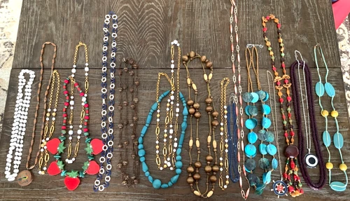 Vintage Costume Jewelry Lot Necklaces 20 Pieces Wearable Beads Wood Estate Find
