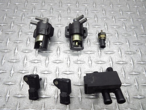 2004 04-05 Suzuki VZ1600 Marauder Air Intake Pressure Temp MAP Sensor Valve Lot