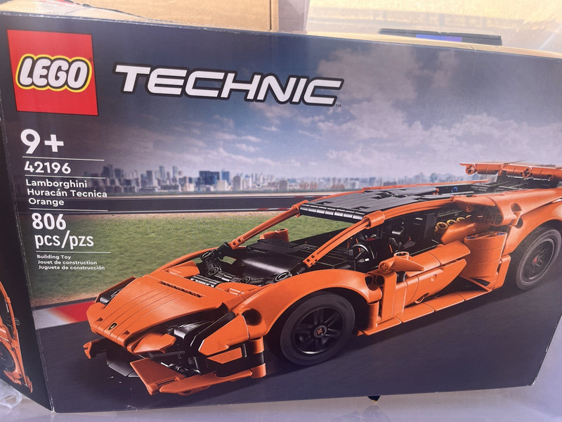 LEGO Technic 42196 Lamborghini Huracán Tecnica Orange 806pcs 9+ Box