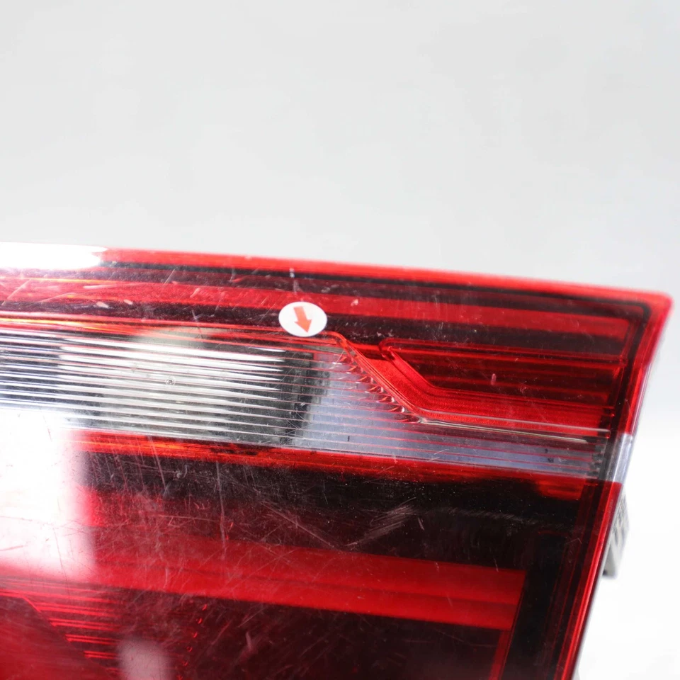 Luz trasera interior incandescente lateral derecha BMW X3 X4 2014-2017 OEM 63217331284 Foto 3 de 4