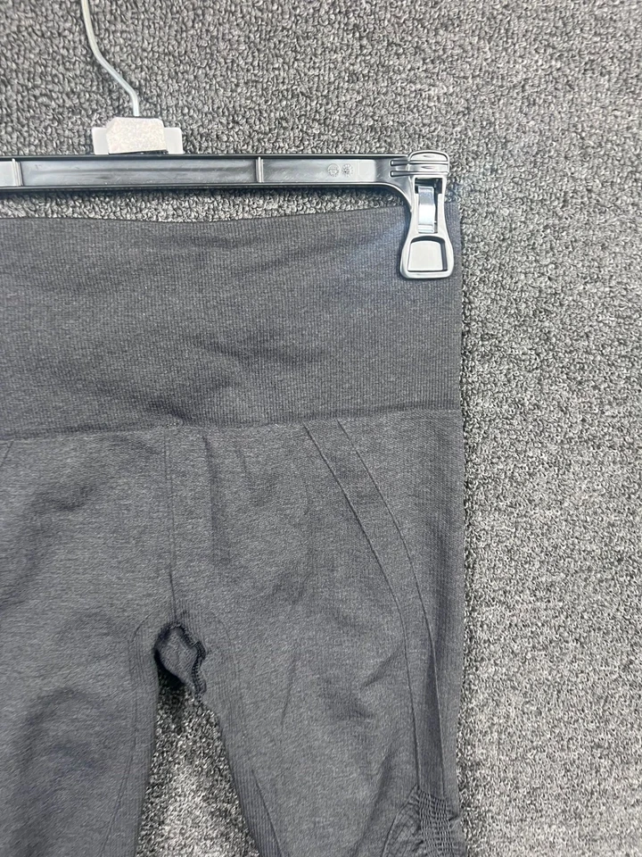 Леггинсы для йоги женские Lululemon Athletica Ebb and Flow Capri размер 4 черные серые - Изображение 3 из 4