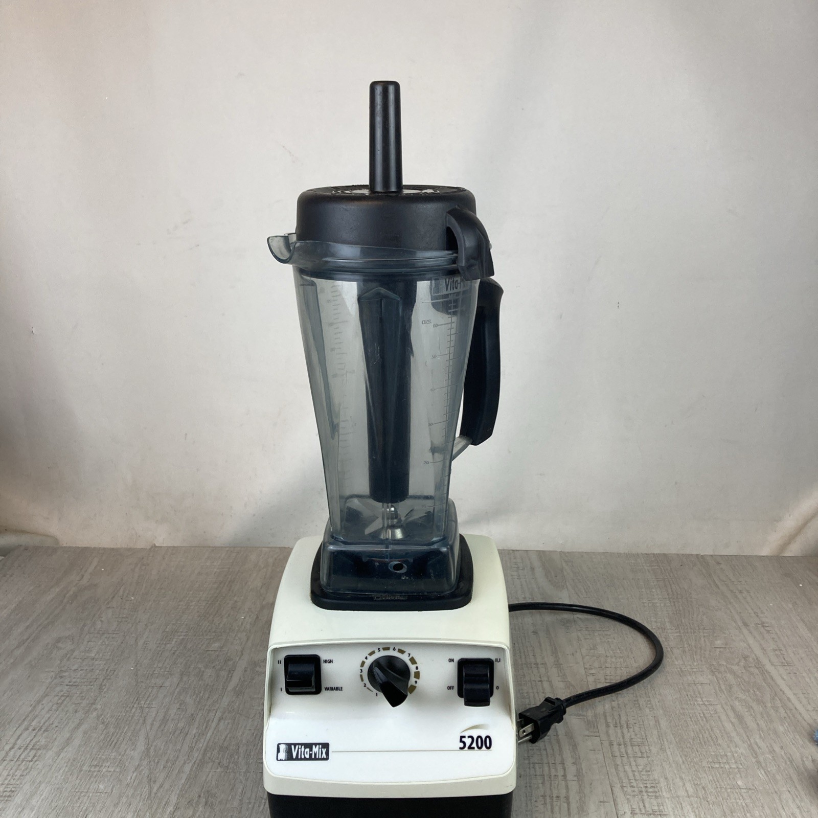 VITAMIX 5200 Classic Blender White Read