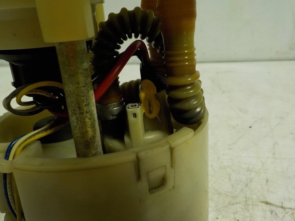 UNIDAD TRANSMISORA TANQUE DE COMBUSTIBLE / 17008735 PARA DAEWOO NUBIRA BERLINA 2.0 CAT Foto 3 de 4