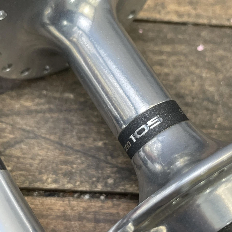 Conjunto de cubos de bicicleta de estrada vintage Shimano 105 HB-1050 36 Japão prata 126 mm - Imagem 2 de 4