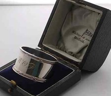 Walker & Hall Heavy Solid Silver Napkin Ring - 36g - Sheffield 1963.