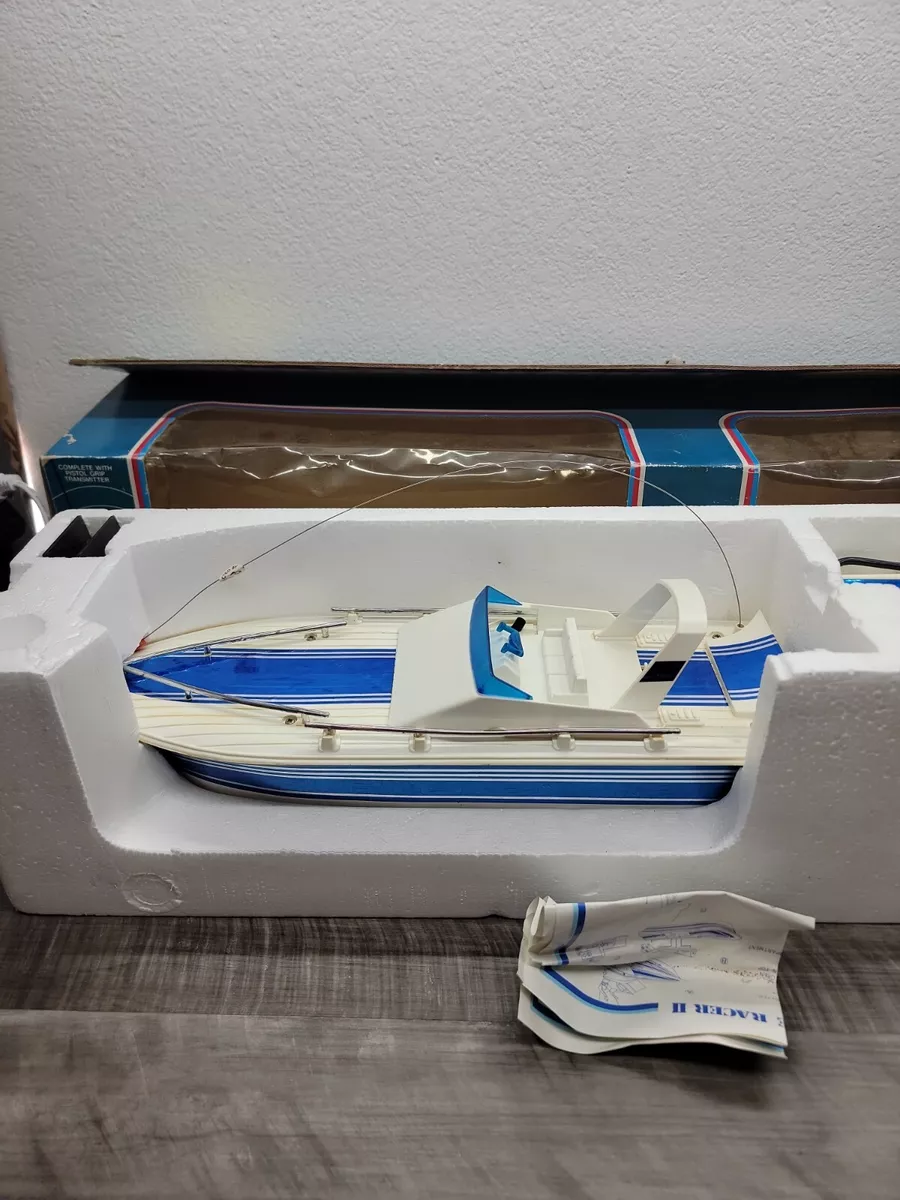Vintage HURRICANE RACER II R/C Radio Controlled SPEED BOAT with