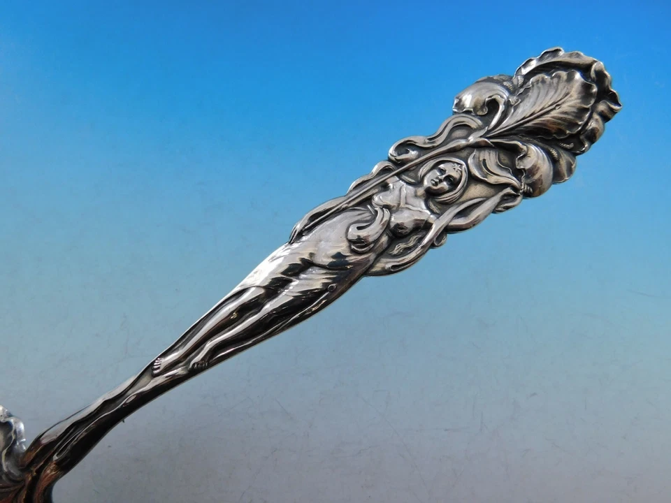 Cuchara para servir bayas de plata esterlina Raphael by Alvin monograma "D" en tazón 9" Foto 2 de 4