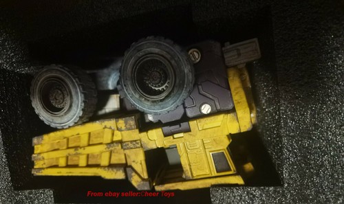 ToyWorld TW-C07G Battle Damage Shabby Yellow Devastator - Picture 7 of 12