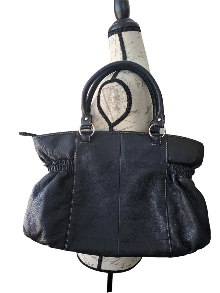 Bolso de hombro grande de cuero plisado negro para lavandería china bolsillos Foto 4 de 4