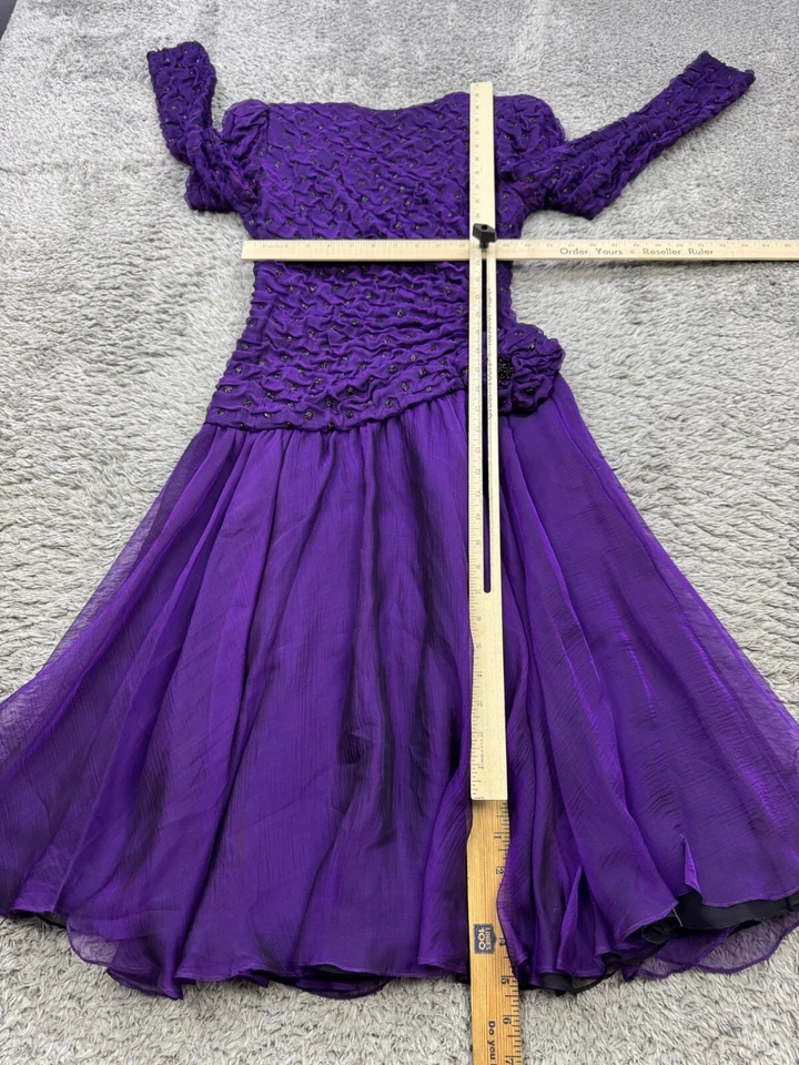 Vestido de noche Diane Dickinson para mujer 4 púrpura seda plisado con volantes caprichoso Foto 4 de 4