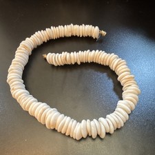 Handmade Hawaiian Puka Shell Bead Necklace 18  with Screw Clasp