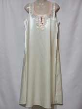 NEW VINTAGE JACLYN SMITH GLOSSY SHINY SATIN LONG IVORY NIGHTGOWN EMBROIDERED LG