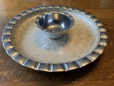 SIMPLY DESIGNZ Ivory Enamel Serving Platter Dish Chip And Dip Collection Fluted