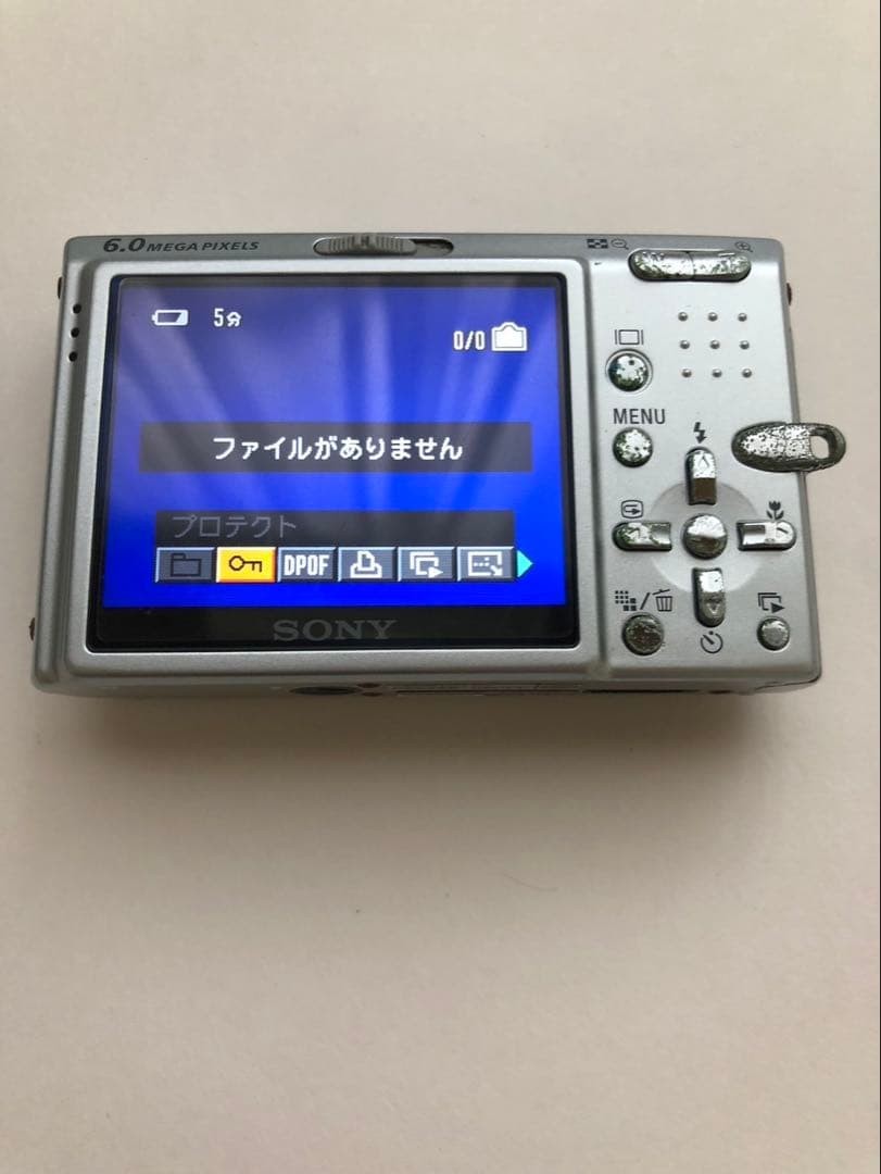 Sony Cyber-shot DSC-T9 6.0MP Compact Digital Camera with Carl