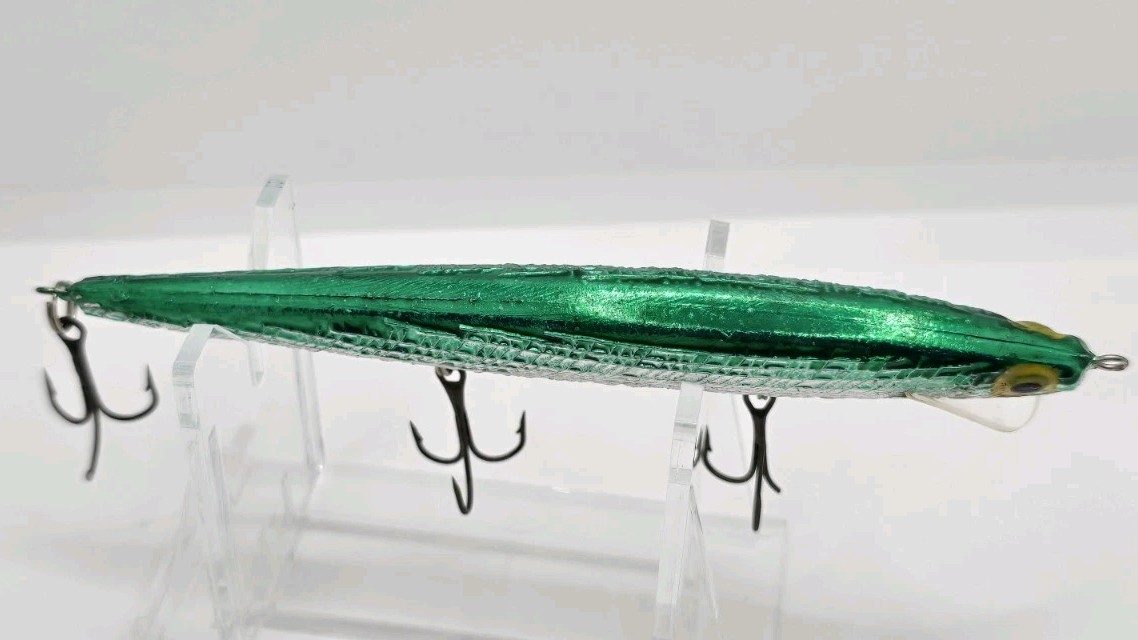 Rebel Minnow Floater Green/Silver 4 1/2" Jerkbait/Stickbait Vintage Fishing Lure