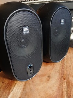 JBL 1 Series 104 Compact Powered Monitors speakers