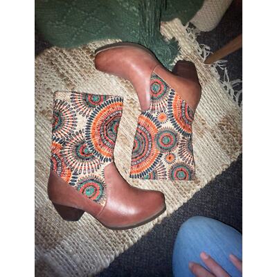 L'ARTISTE  Boot US Size | 7.5 Beautiful Leather Patterned  Boho / Western