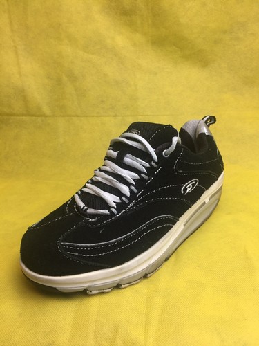 wide tennis court shoes