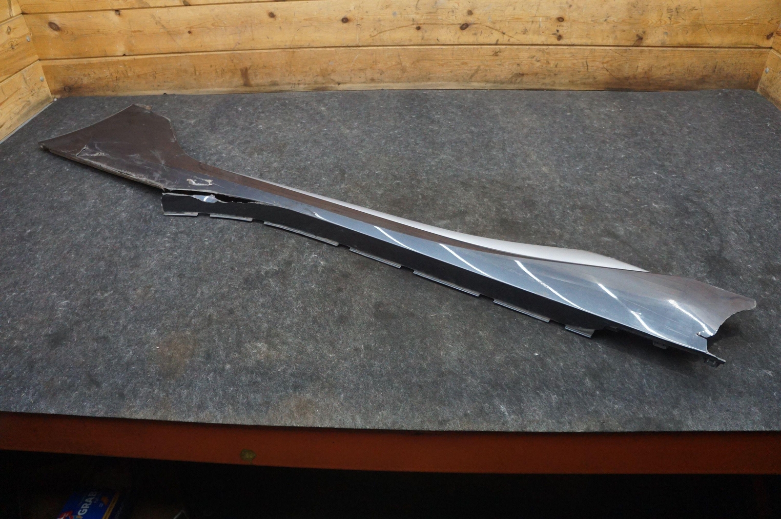 Left Rocker Molding Side Skirt (490) OEM 51777372039 Bmw I8 2014-17 19-20 *Note*