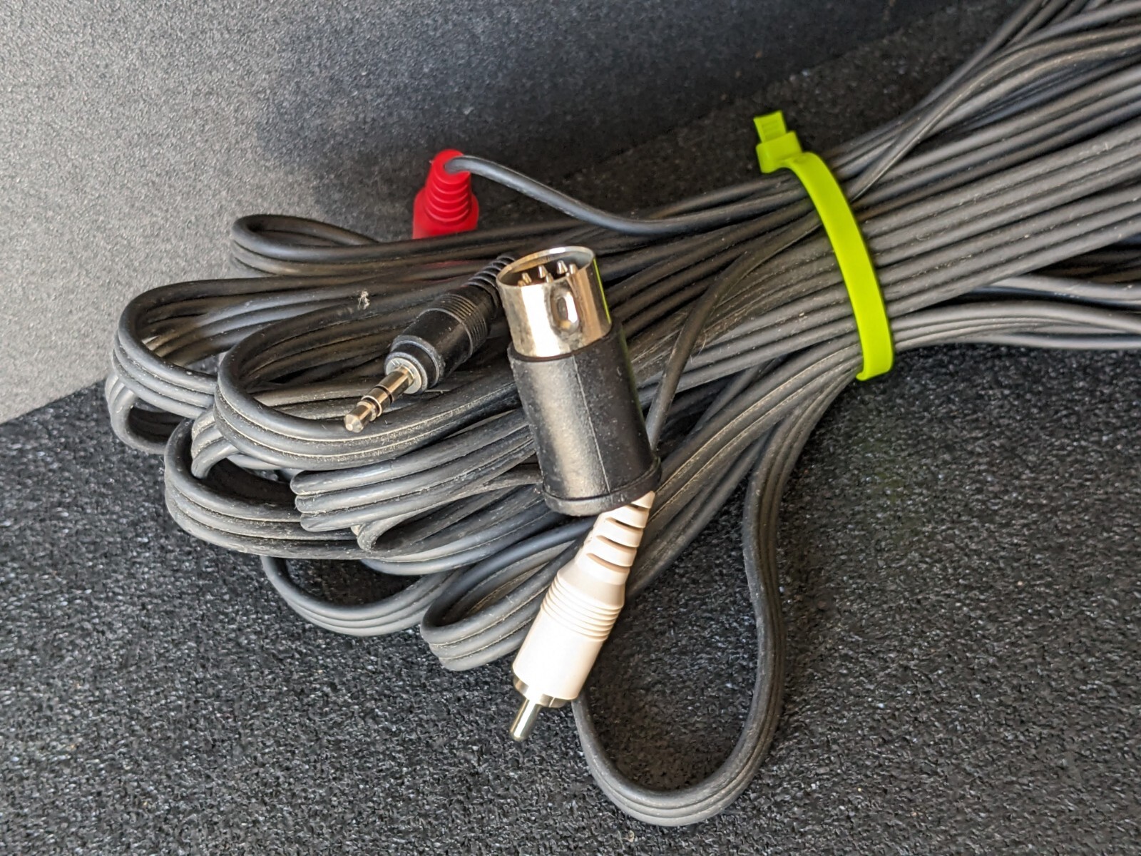 BOSE Acoustimass 9, 350 Watt Powered Bass Subwoofer Speaker, Black