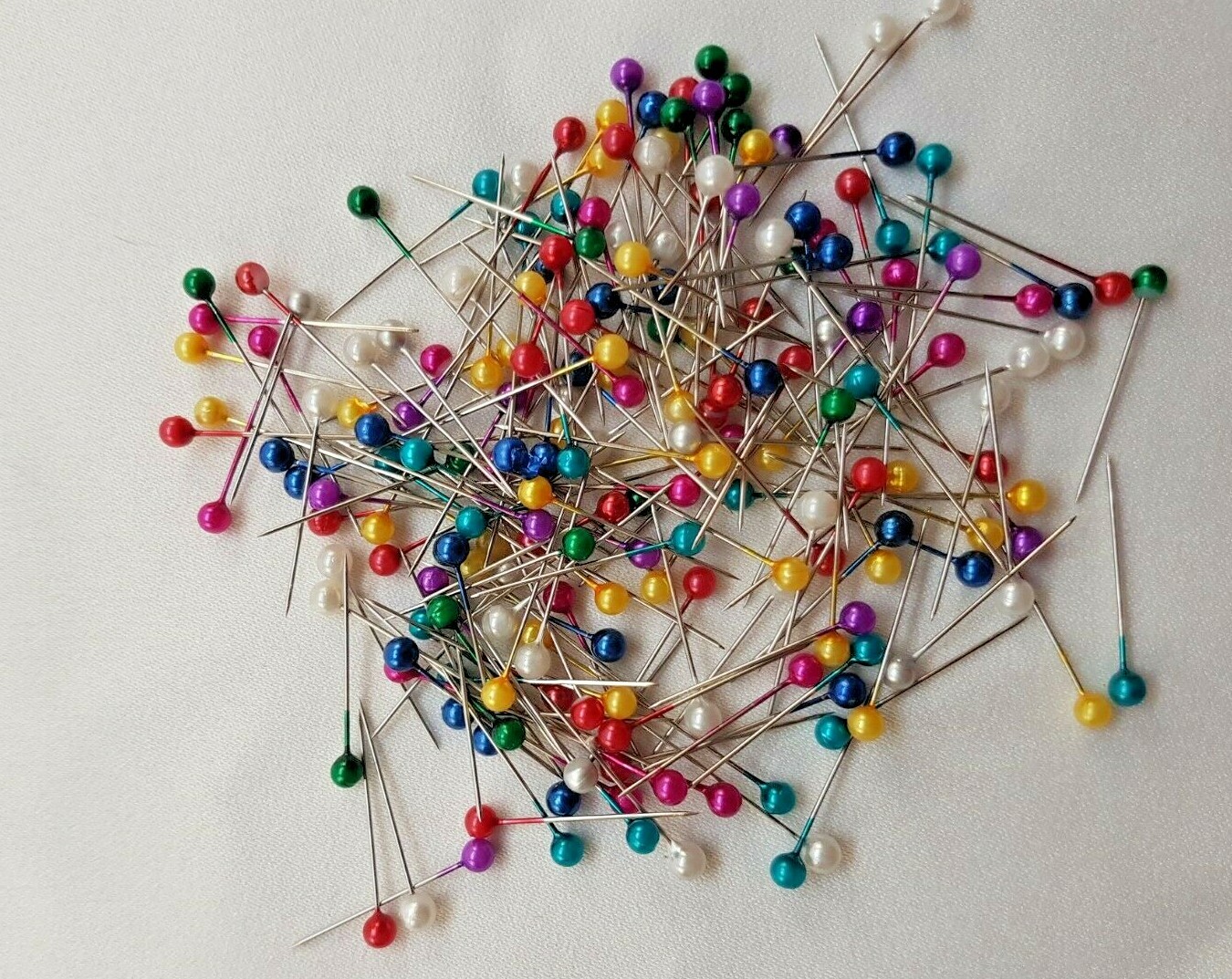200 Pearl Pins Dressmaking Craft Sewing Hemming Tailors Pins Assorted