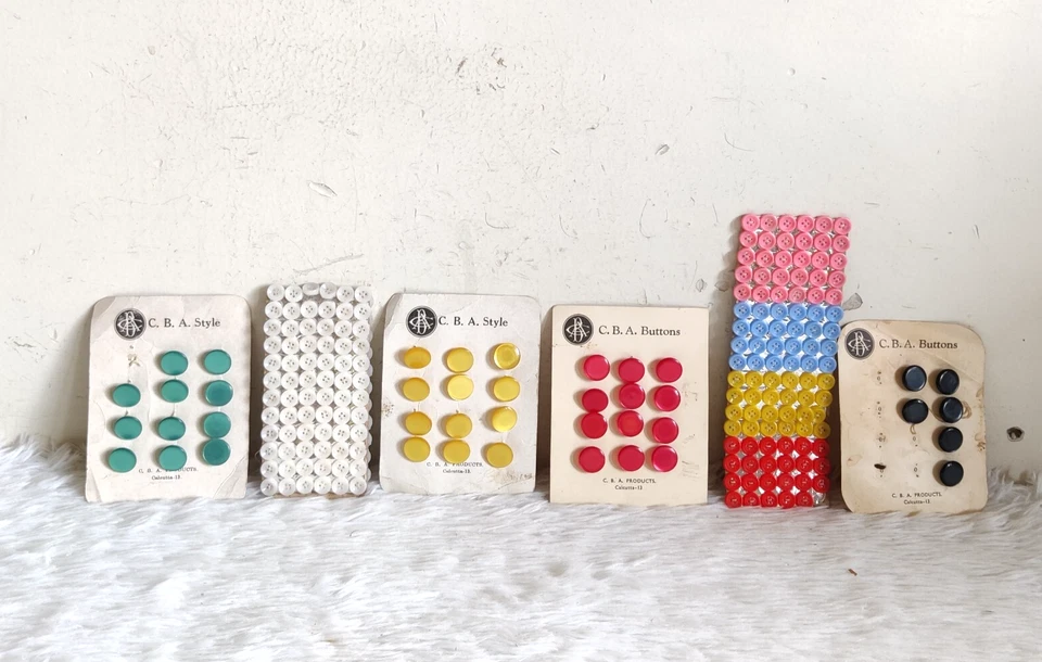 Vintage Buttons Multi Color Round Buttons Decorative Collectibles 275 Pcs BTN174 - Image 3 of 4