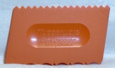 Vintage Tupperware Cake Decorator Frosting Trimmer Two Sided Jagged  Curve Edge