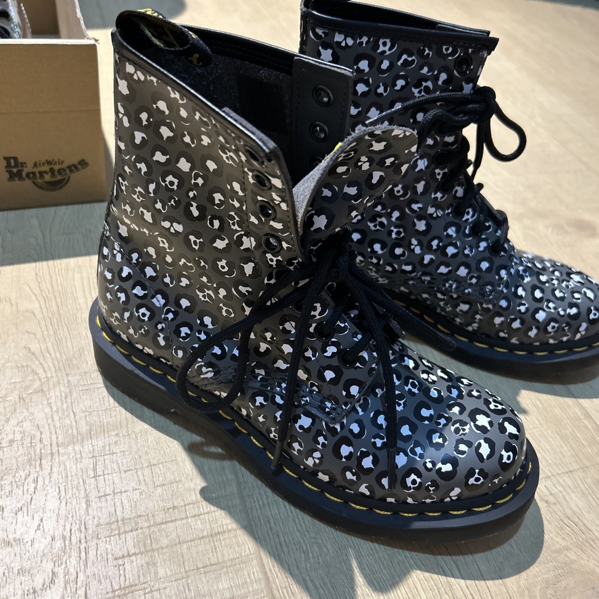 New Doc Marten Womens 6 Boots Gray Leopard Combat Ankle  display picture 3